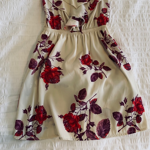 Dress - Picture 2 of 2